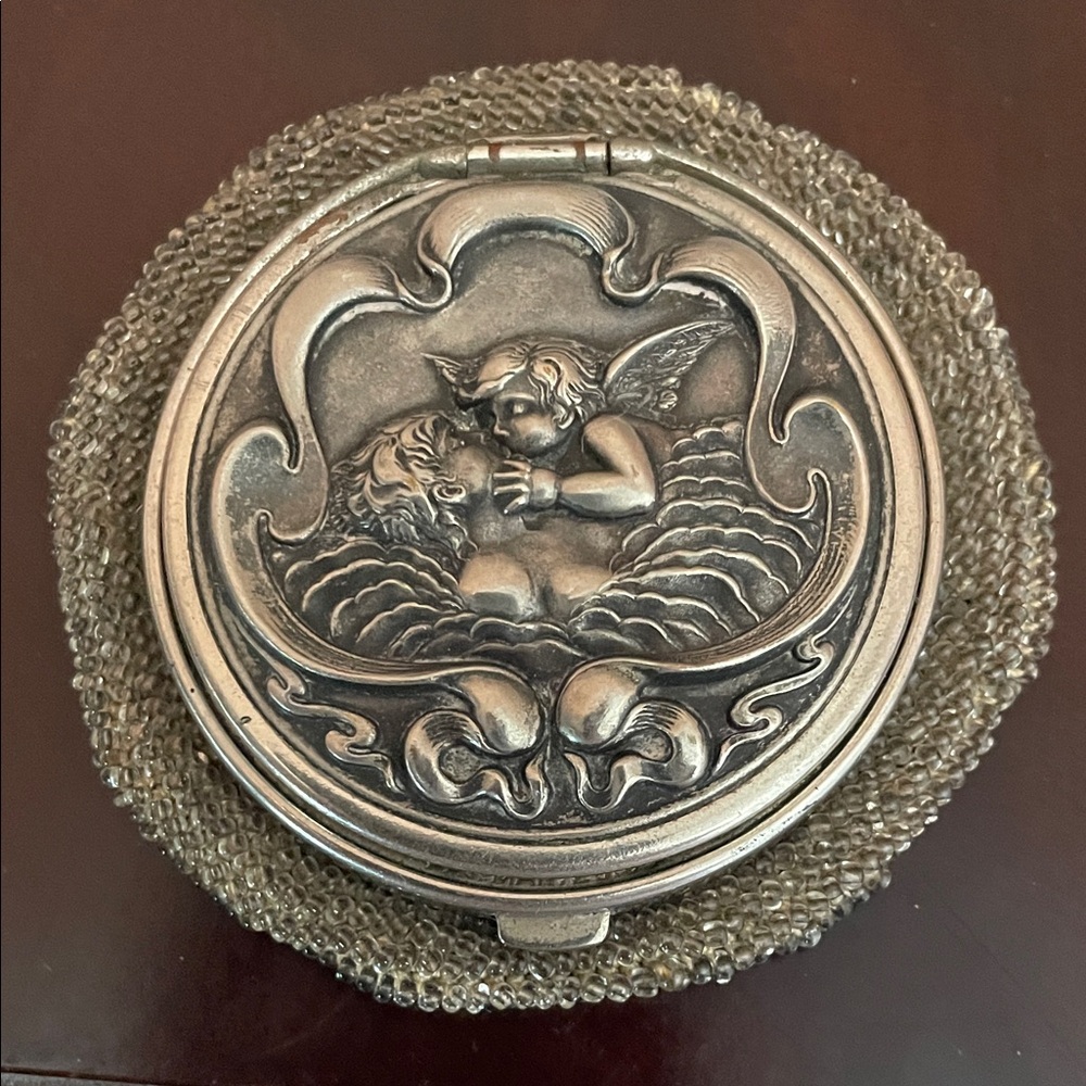 Victorian Era Silver Coin purse with Cherub Design